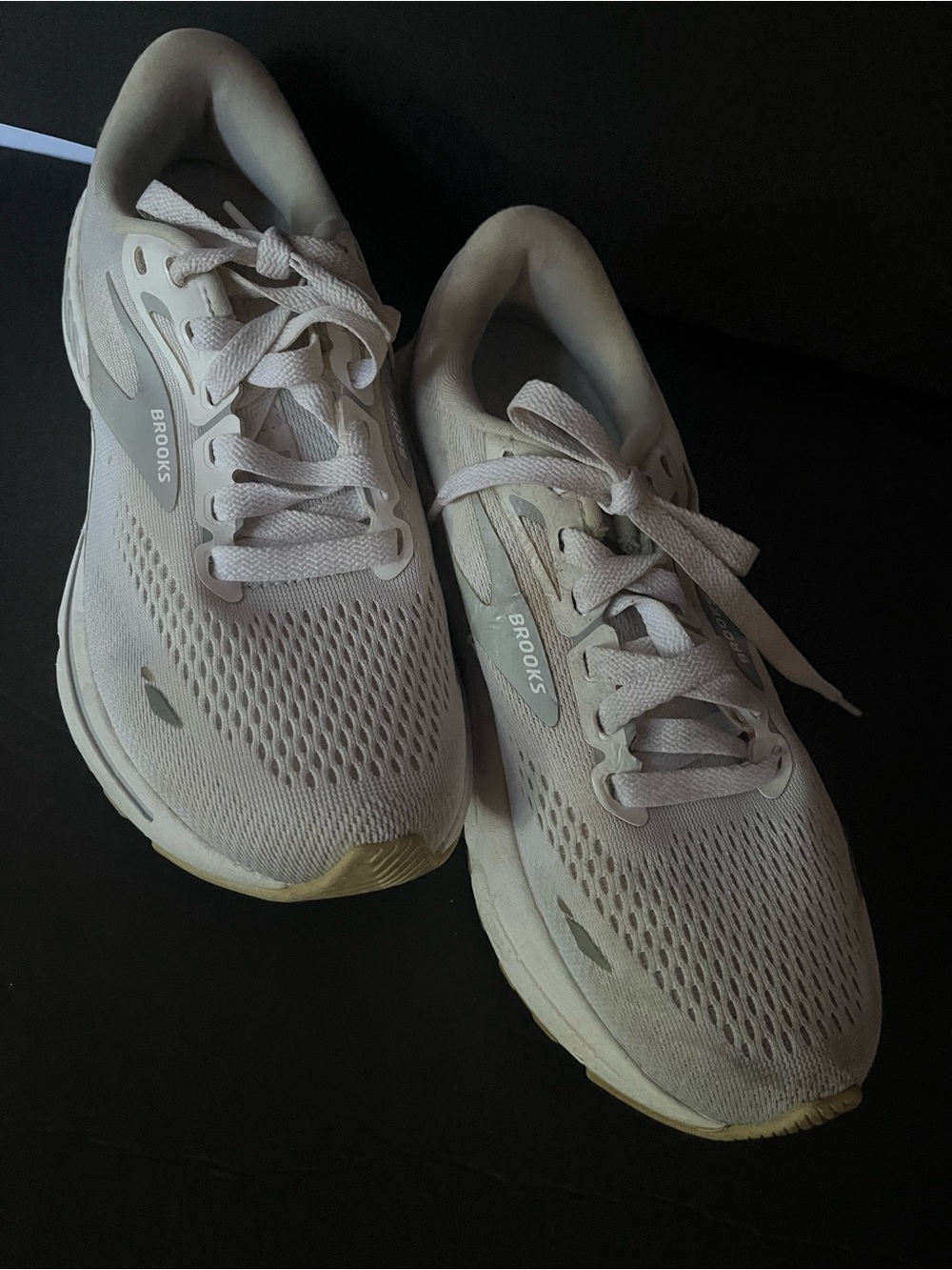 Brooks White Adrenaline GTS 23 Running Shoes